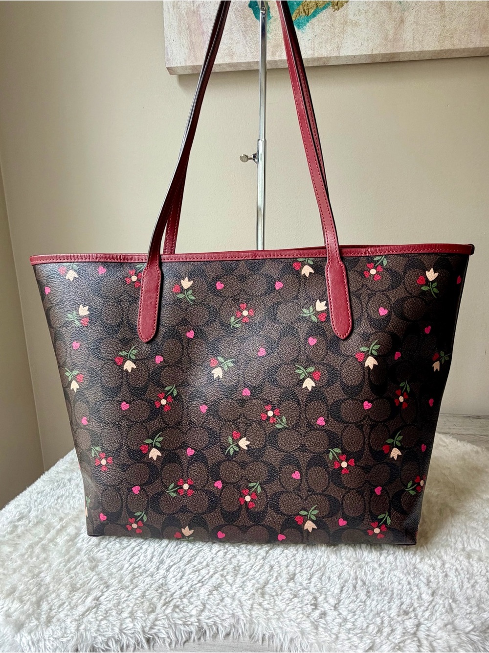 Coach City Tote Bag In Signature Canvas With Heart Petal Print and charm - Picture 8 of 12